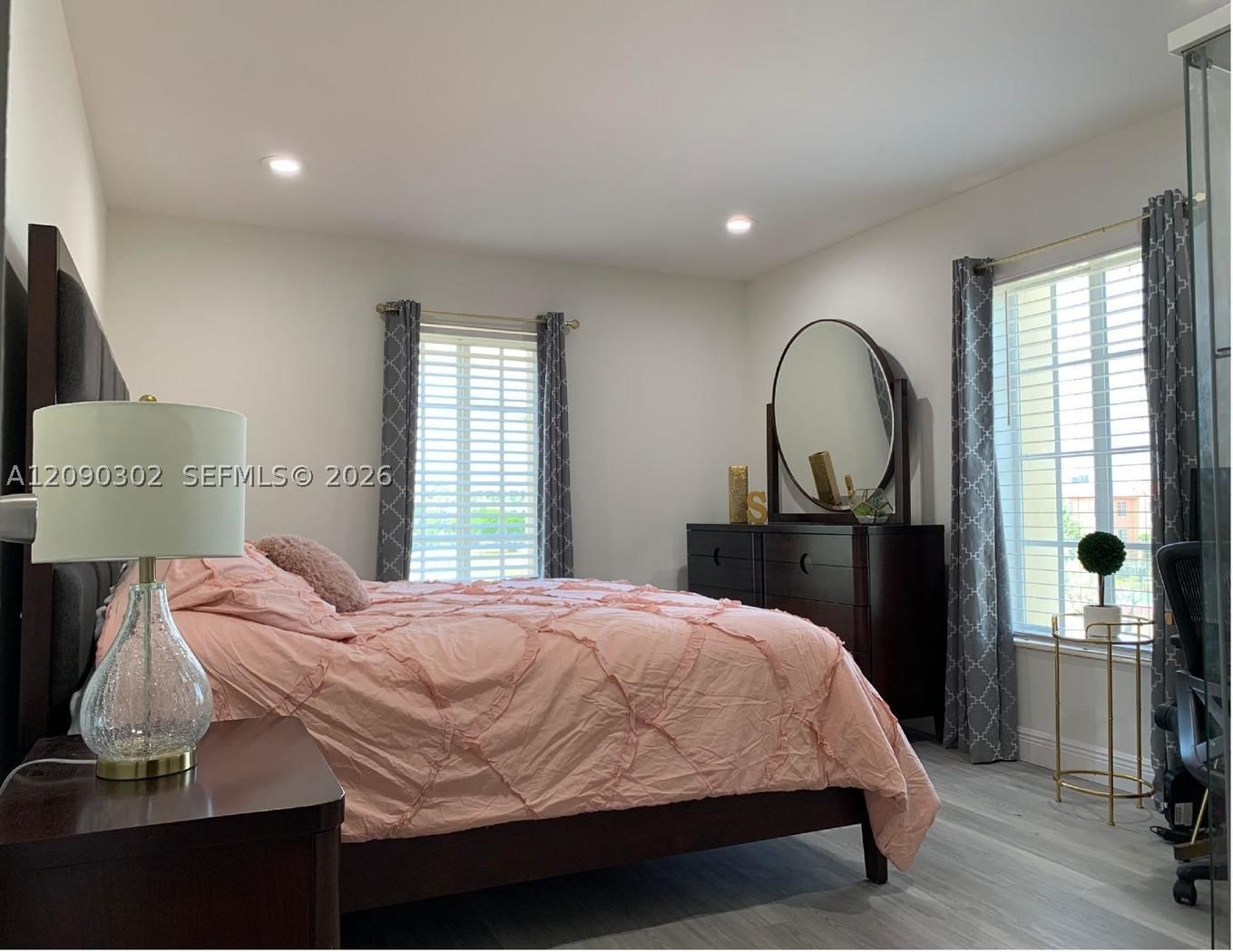 Real estate property located at 5221 Geneva Way #304, Miami-dade, Doral Gardens Ii Condo, Doral, FL