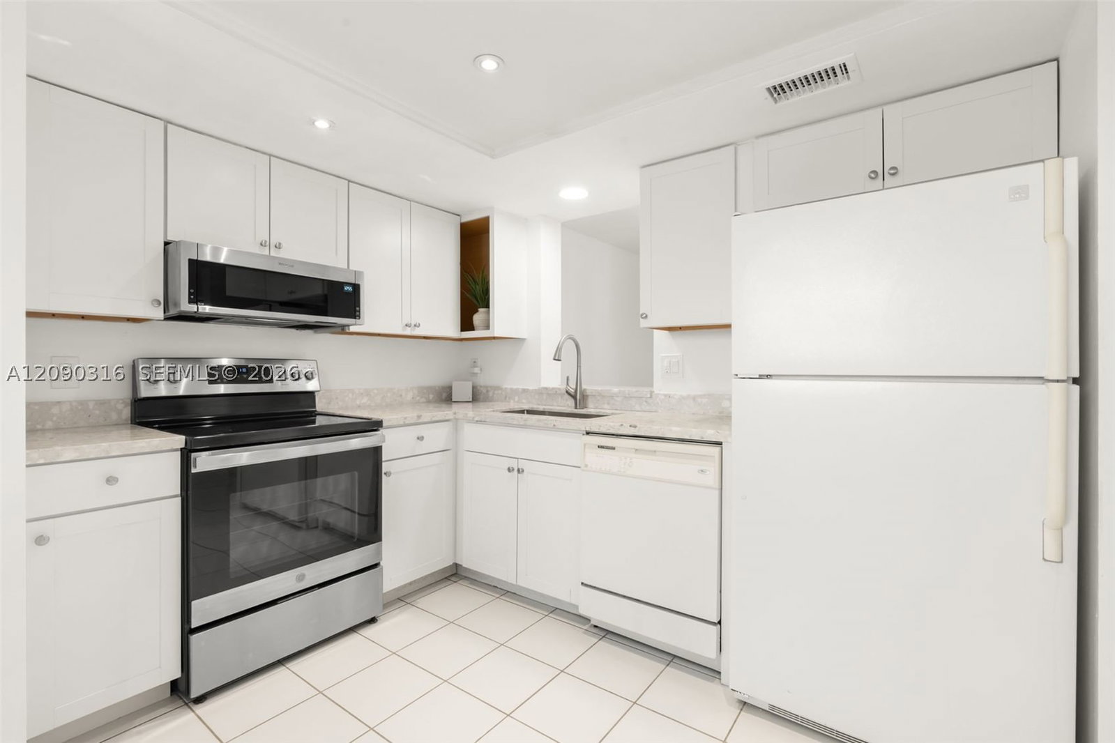 Real estate property located at 7684 18th St #404, Broward, 12 Of Palm Springs 2 Cond, Margate, FL