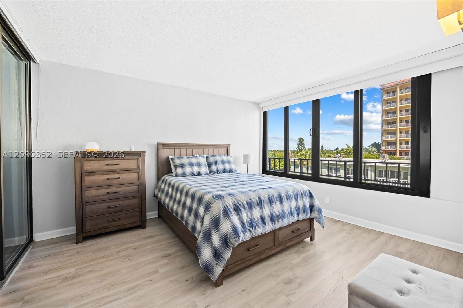 Real estate property located at 1401 Ocean Blvd #407, Broward, Emerald Tower Condo, Pompano Beach, FL