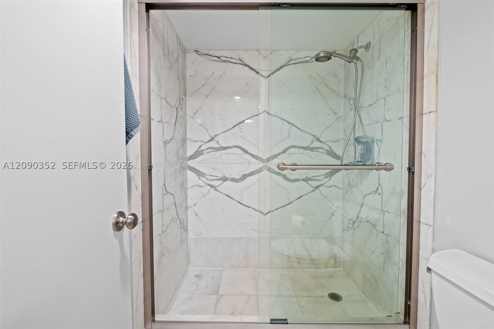 Real estate property located at 1401 Ocean Blvd #407, Broward, Emerald Tower Condo, Pompano Beach, FL