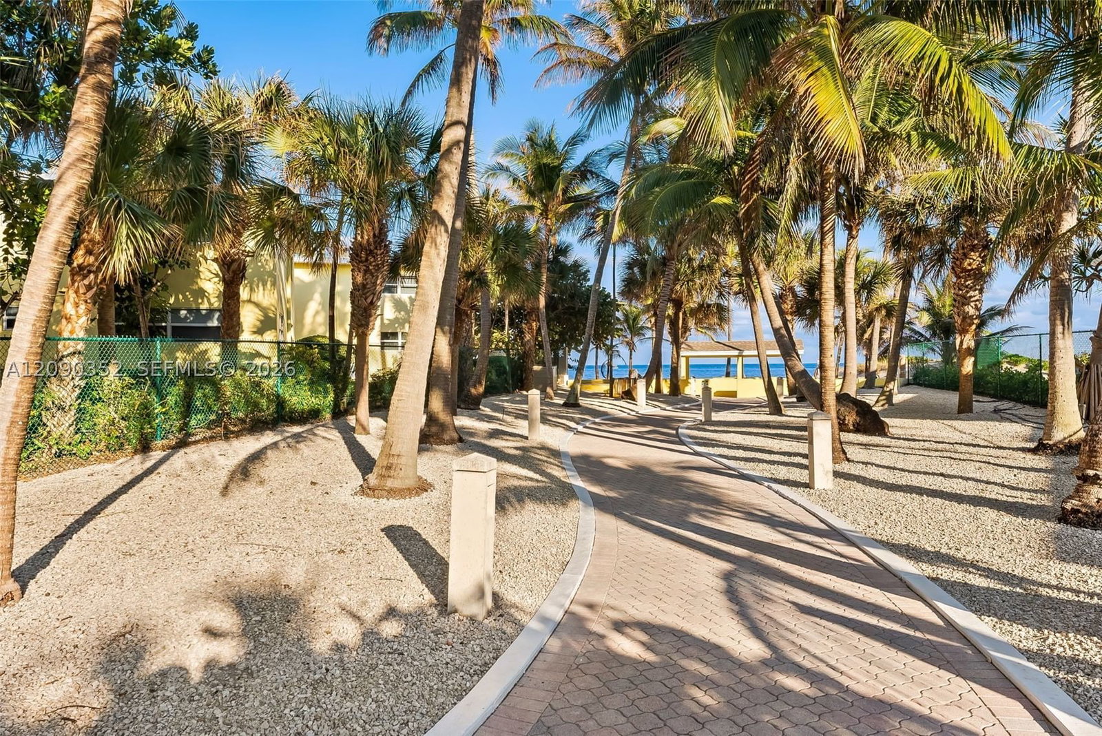 Real estate property located at 1401 Ocean Blvd #407, Broward, Emerald Tower Condo, Pompano Beach, FL
