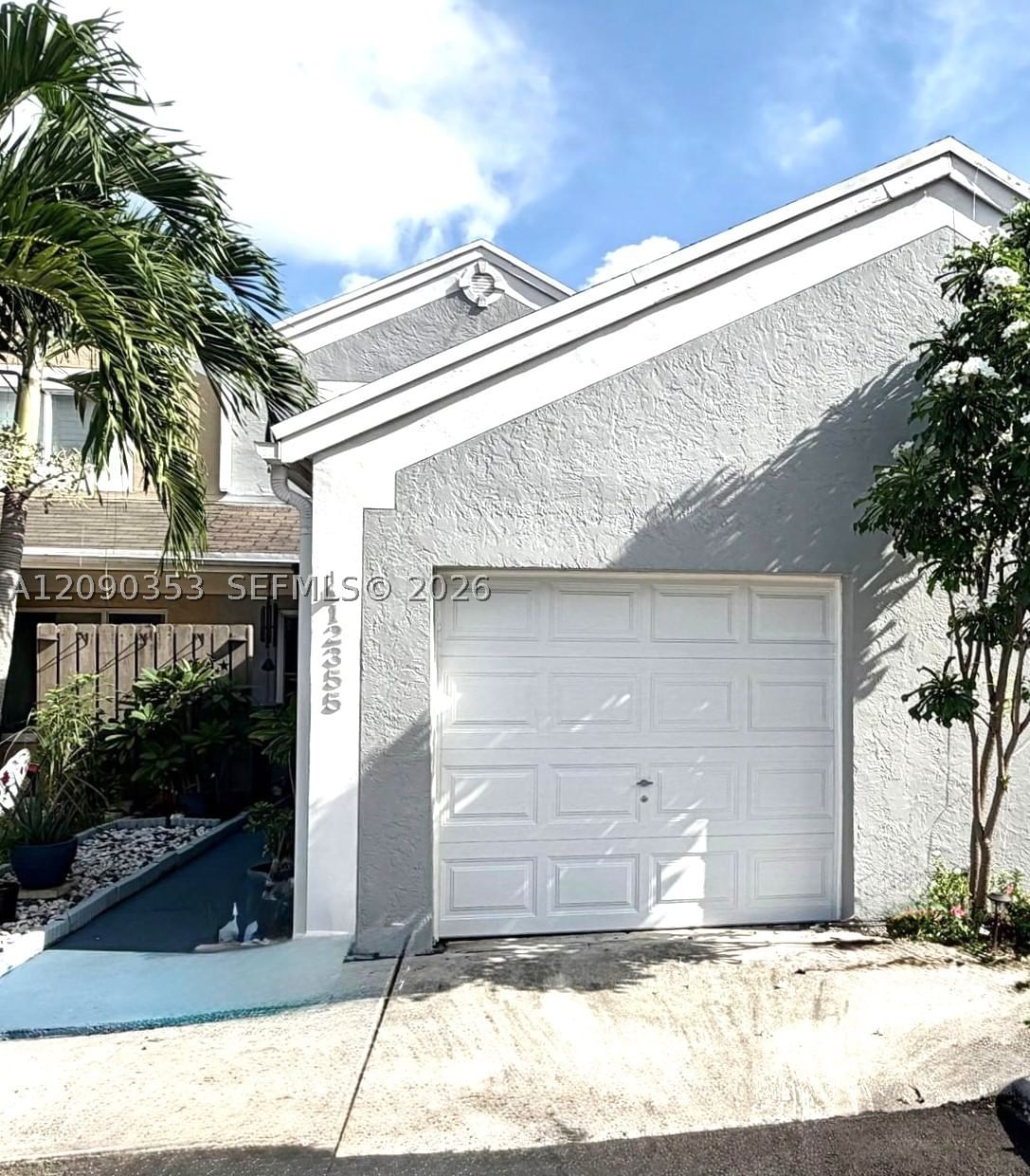 Real estate property located at 12355 15th St #12355, Broward, Pembroke Lakes Section Se, Pembroke Pines, FL