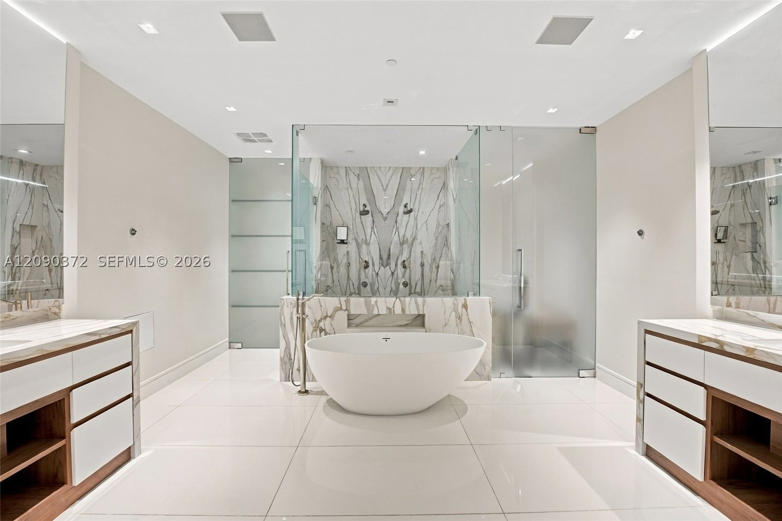 Real estate property located at 725 Ocean Blvd #105, Palm Beach, Boca Beach Residences Con, Boca Raton, FL