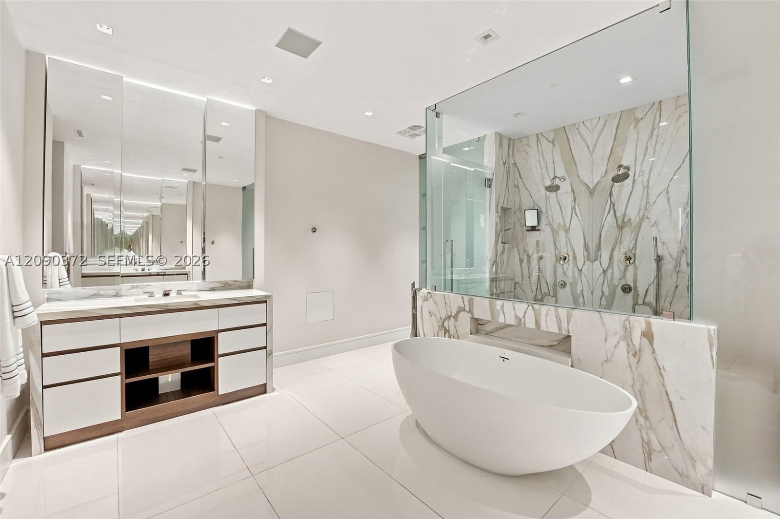 Real estate property located at 725 Ocean Blvd #105, Palm Beach, Boca Beach Residences Con, Boca Raton, FL