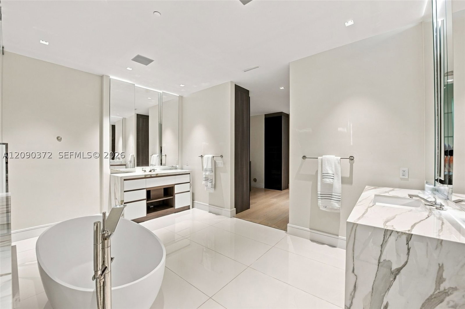 Real estate property located at 725 Ocean Blvd #105, Palm Beach, Boca Beach Residences Con, Boca Raton, FL