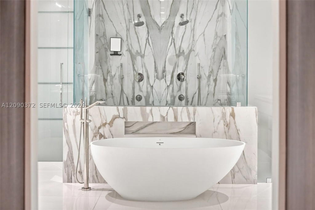 Real estate property located at 725 Ocean Blvd #105, Palm Beach, Boca Beach Residences Con, Boca Raton, FL