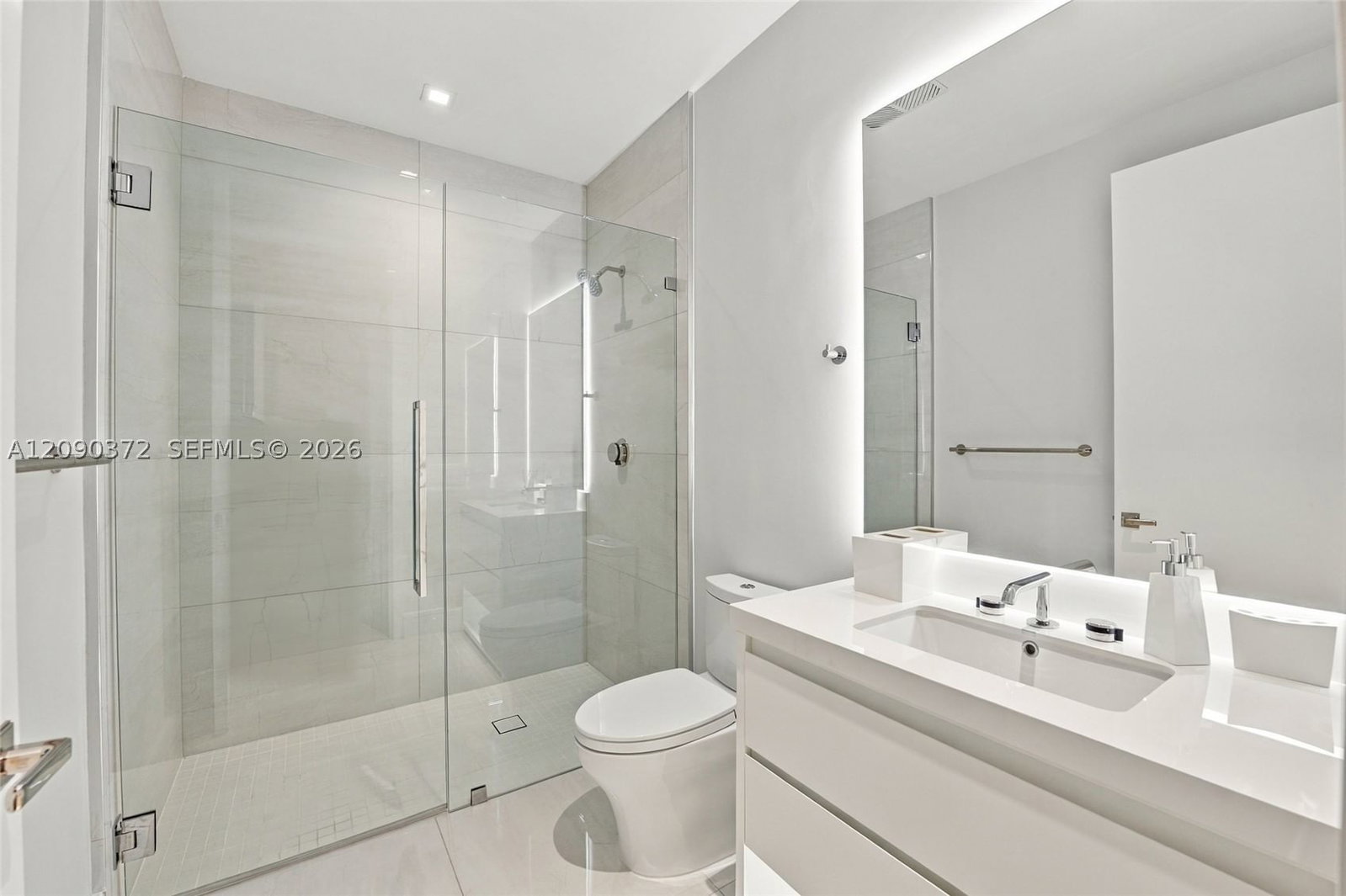 Real estate property located at 725 Ocean Blvd #105, Palm Beach, Boca Beach Residences Con, Boca Raton, FL