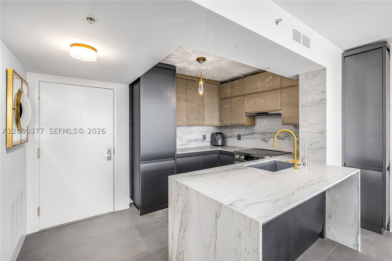 Real estate property located at 1800 Sunset Harbour Dr #2105, Miami-dade, Sunset Harbour South Cond, Miami Beach, FL