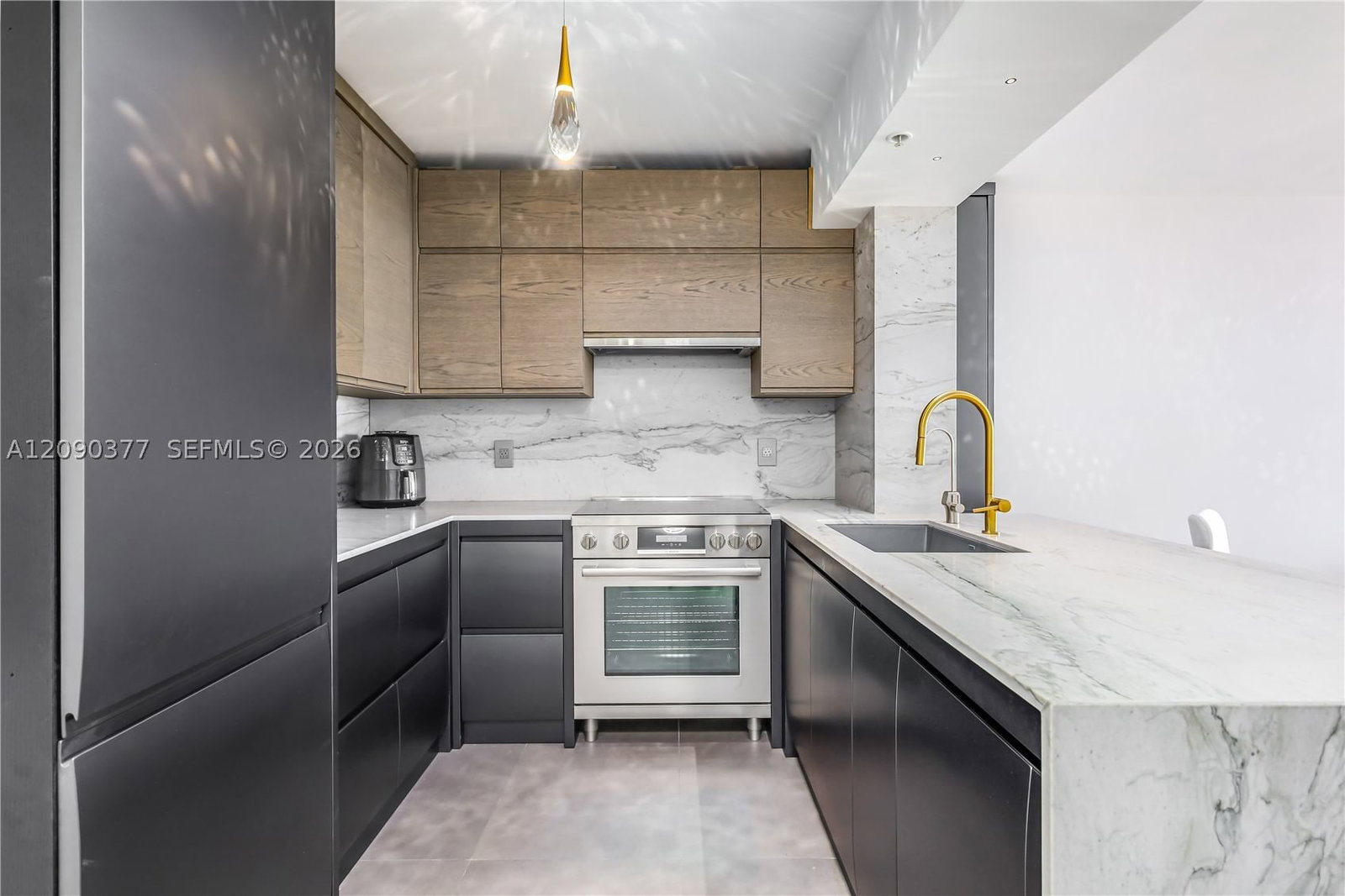 Real estate property located at 1800 Sunset Harbour Dr #2105, Miami-dade, Sunset Harbour South Cond, Miami Beach, FL