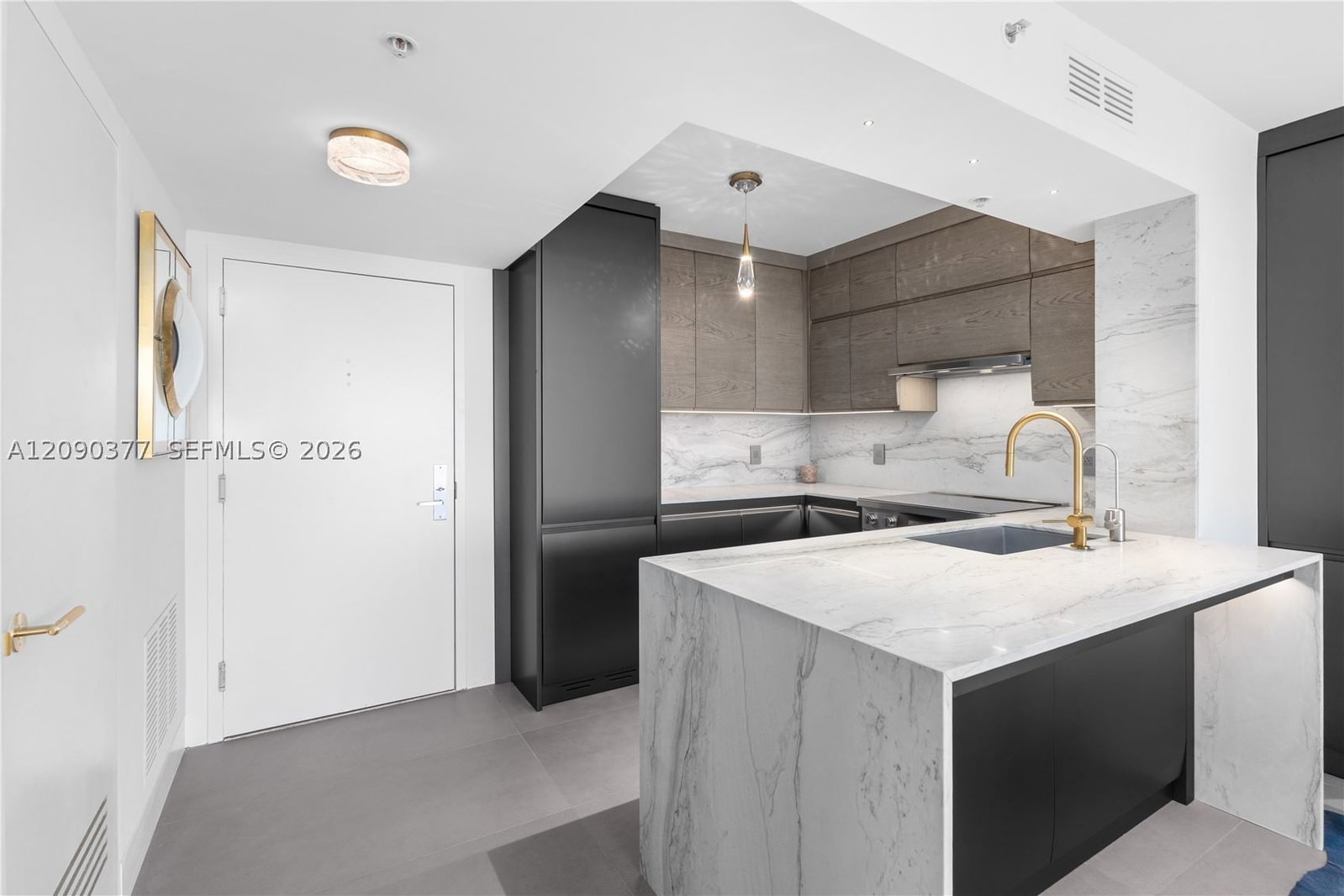Real estate property located at 1800 Sunset Harbour Dr #2105, Miami-dade, Sunset Harbour South Cond, Miami Beach, FL
