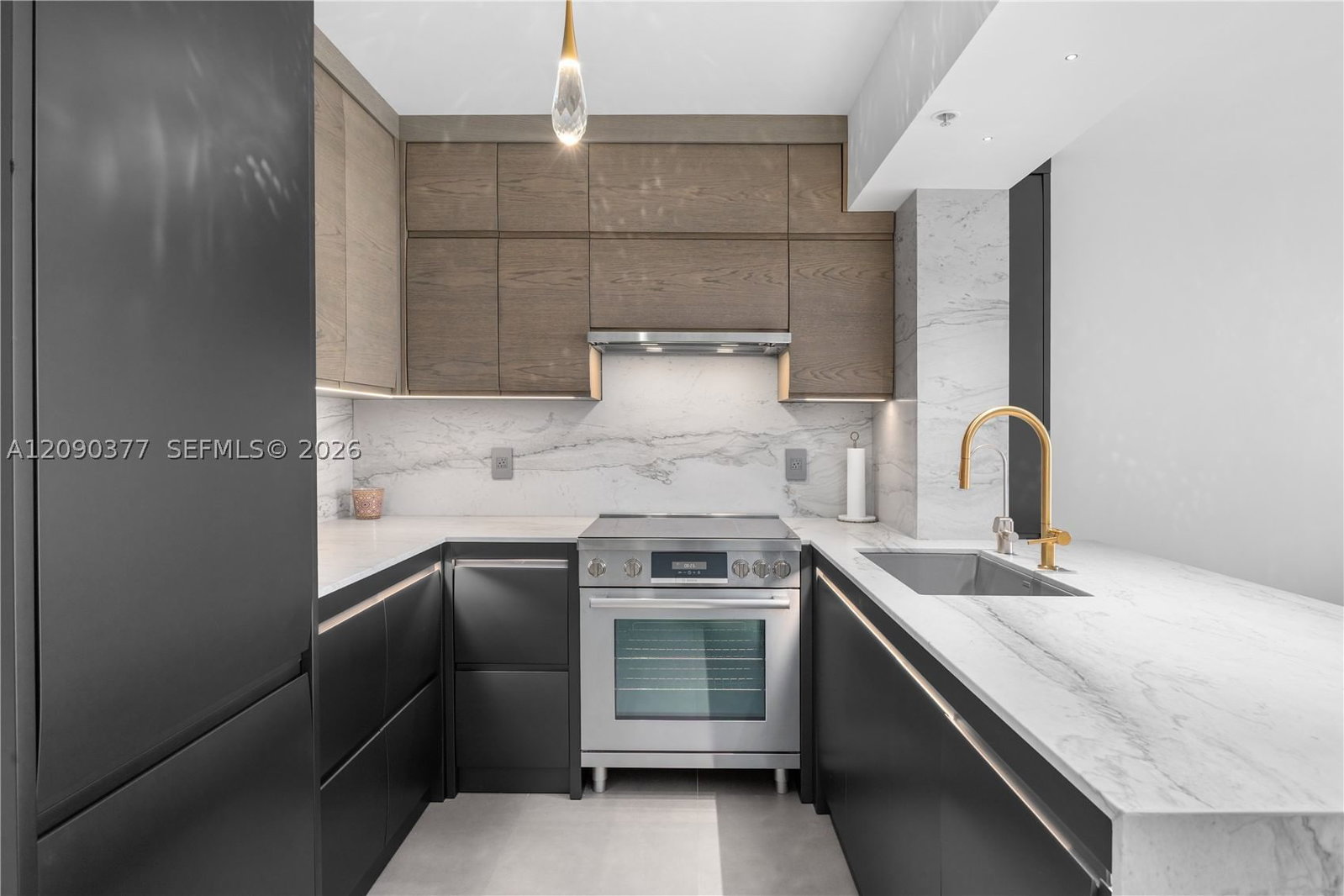 Real estate property located at 1800 Sunset Harbour Dr #2105, Miami-dade, Sunset Harbour South Cond, Miami Beach, FL