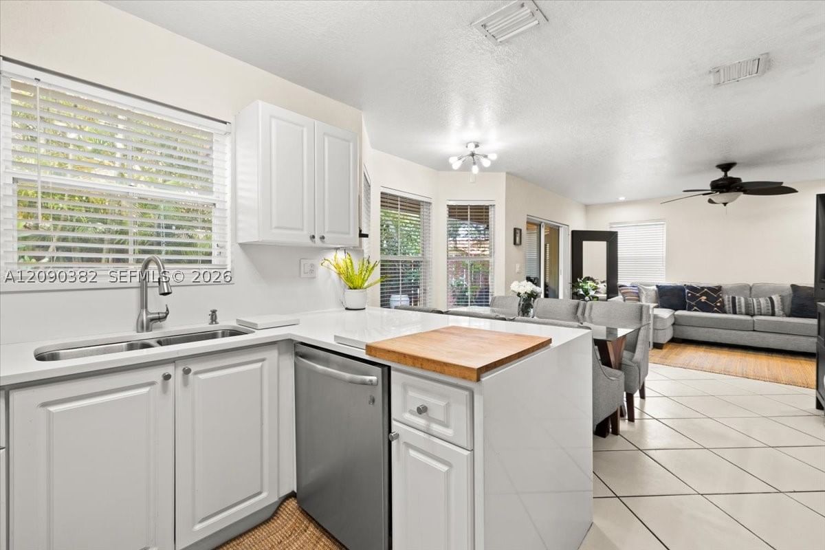 Real estate property located at 195 Sable Palm Way, Broward, West Park-west Parcel, Davie, FL