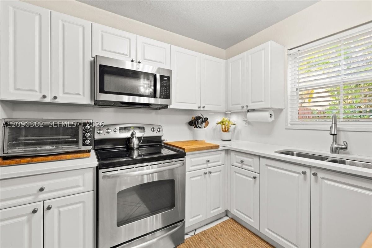 Real estate property located at 195 Sable Palm Way, Broward, West Park-west Parcel, Davie, FL
