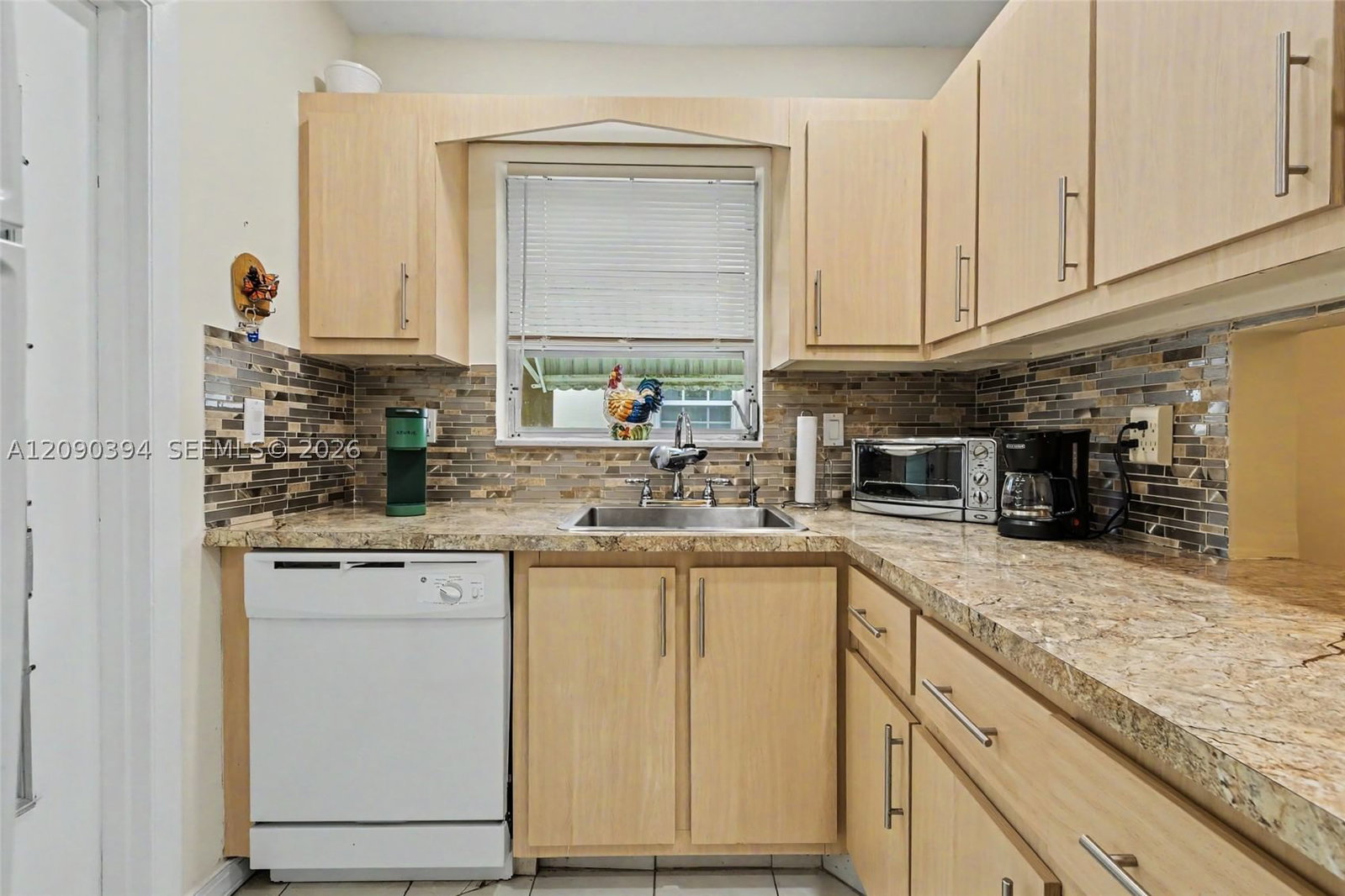 Real estate property located at 1401 12th Ct #3B, Broward, Crystal Court Manor No 9, Hollywood, FL