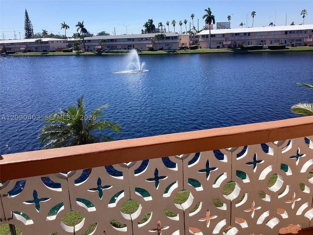 Real estate property located at 920 11th Ave #9D, Broward, Rolen Lake Gardens Co-op, Hallandale Beach, FL