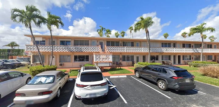 Real estate property located at 920 11th Ave #9D, Broward, Rolen Lake Gardens Co-op, Hallandale Beach, FL