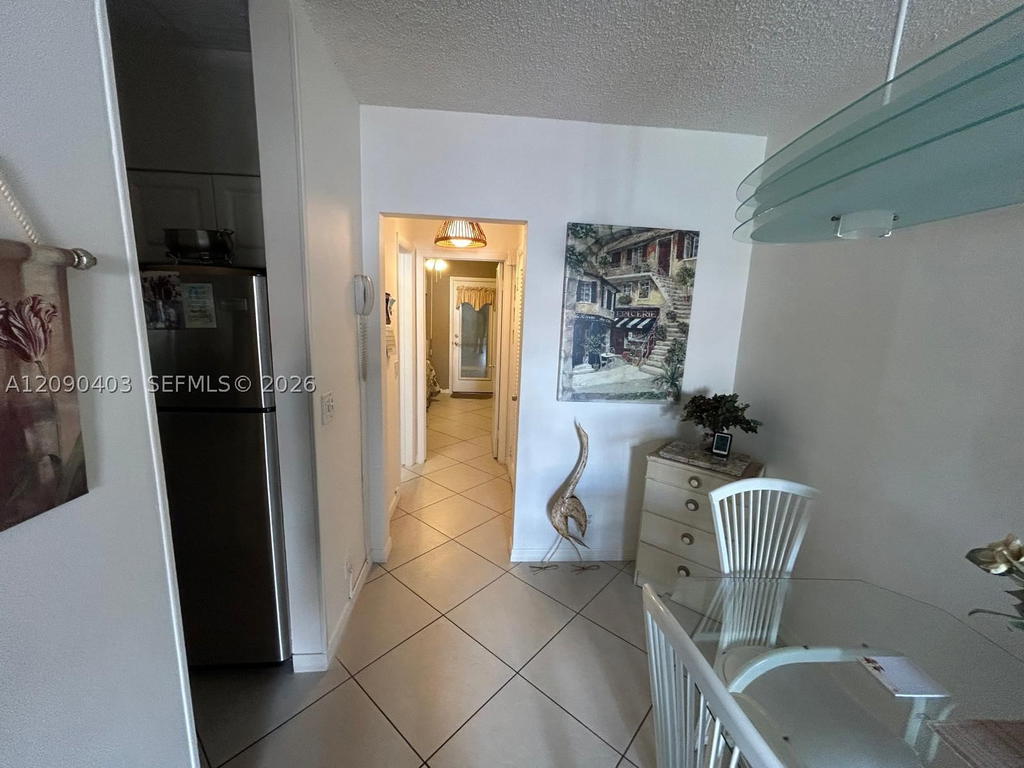 Real estate property located at 920 11th Ave #9D, Broward, Rolen Lake Gardens Co-op, Hallandale Beach, FL
