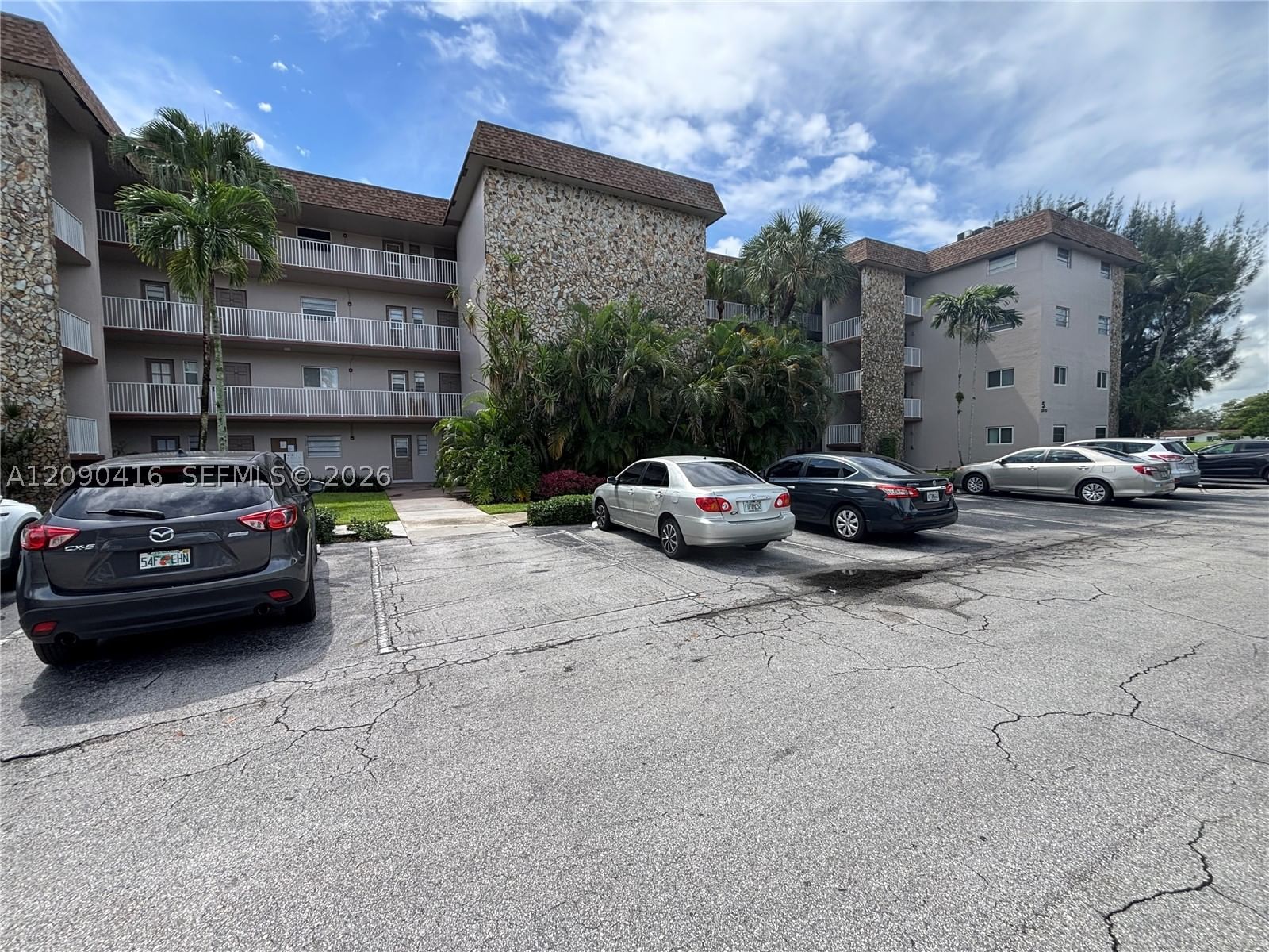 Real estate property located at 2500 81st Ave #403, Broward, Arrowhead Condo No V, Davie, FL