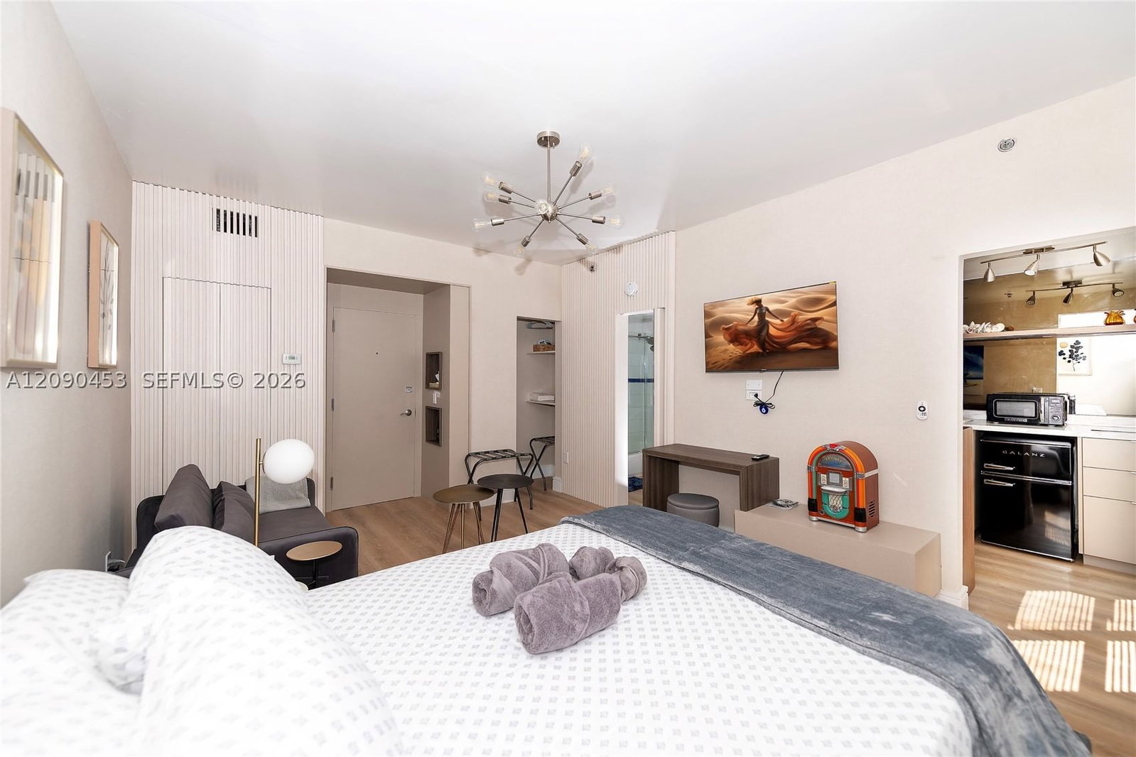 Real estate property located at 918 Ocean Dr #206, Miami-dade, 918 Ocean Drive Condo, Miami Beach, FL