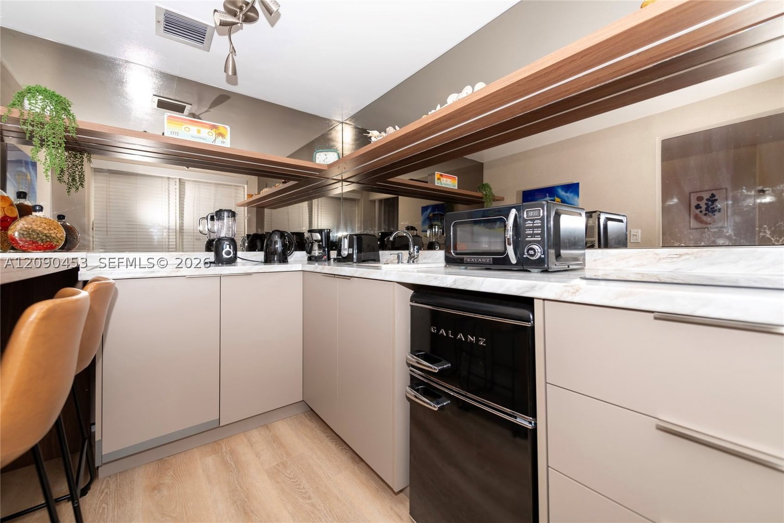 Real estate property located at 918 Ocean Dr #206, Miami-dade, 918 Ocean Drive Condo, Miami Beach, FL