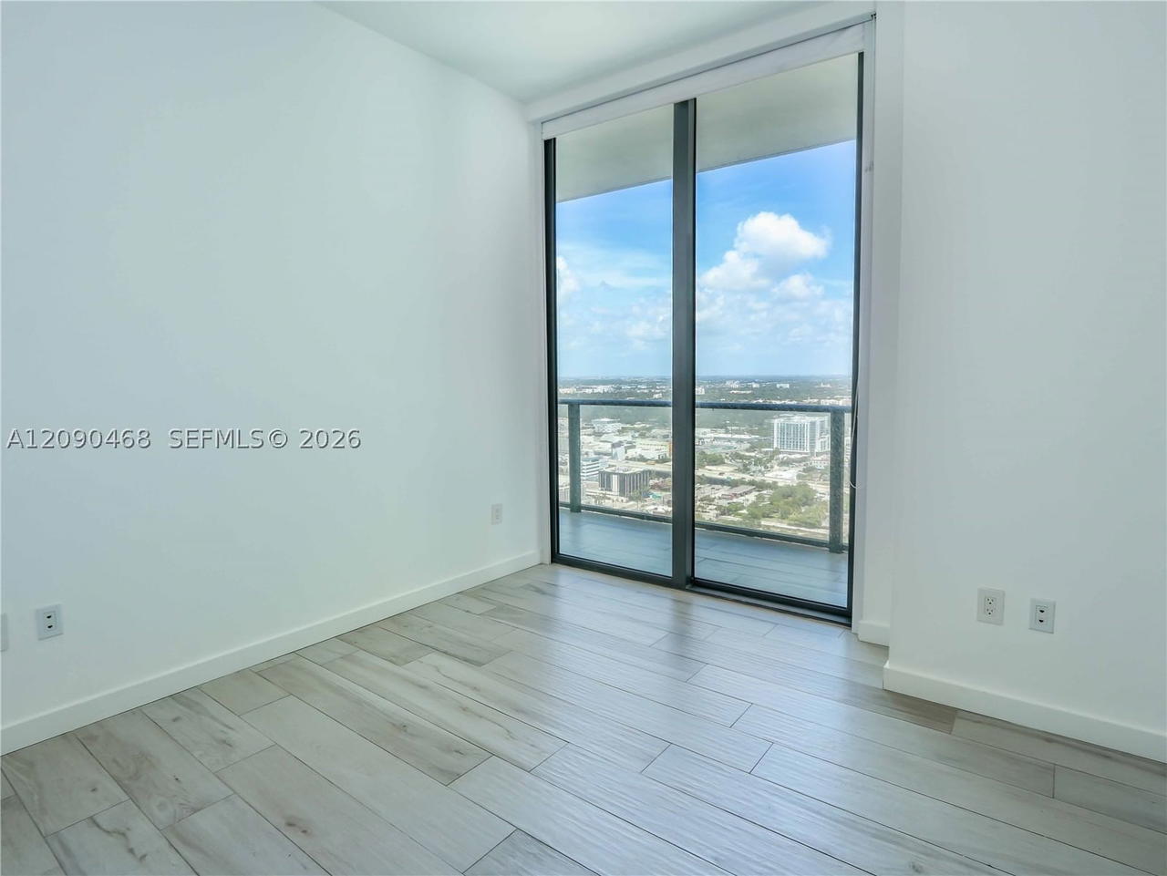 Real estate property located at 480 31st St #3507, Miami-dade, Gran Paraiso Condo, Miami, FL