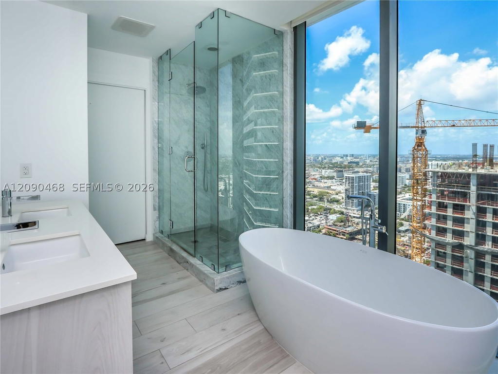 Real estate property located at 480 31st St #3507, Miami-dade, Gran Paraiso Condo, Miami, FL