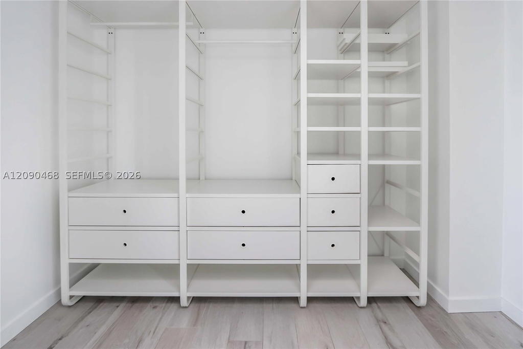 Real estate property located at 480 31st St #3507, Miami-dade, Gran Paraiso Condo, Miami, FL