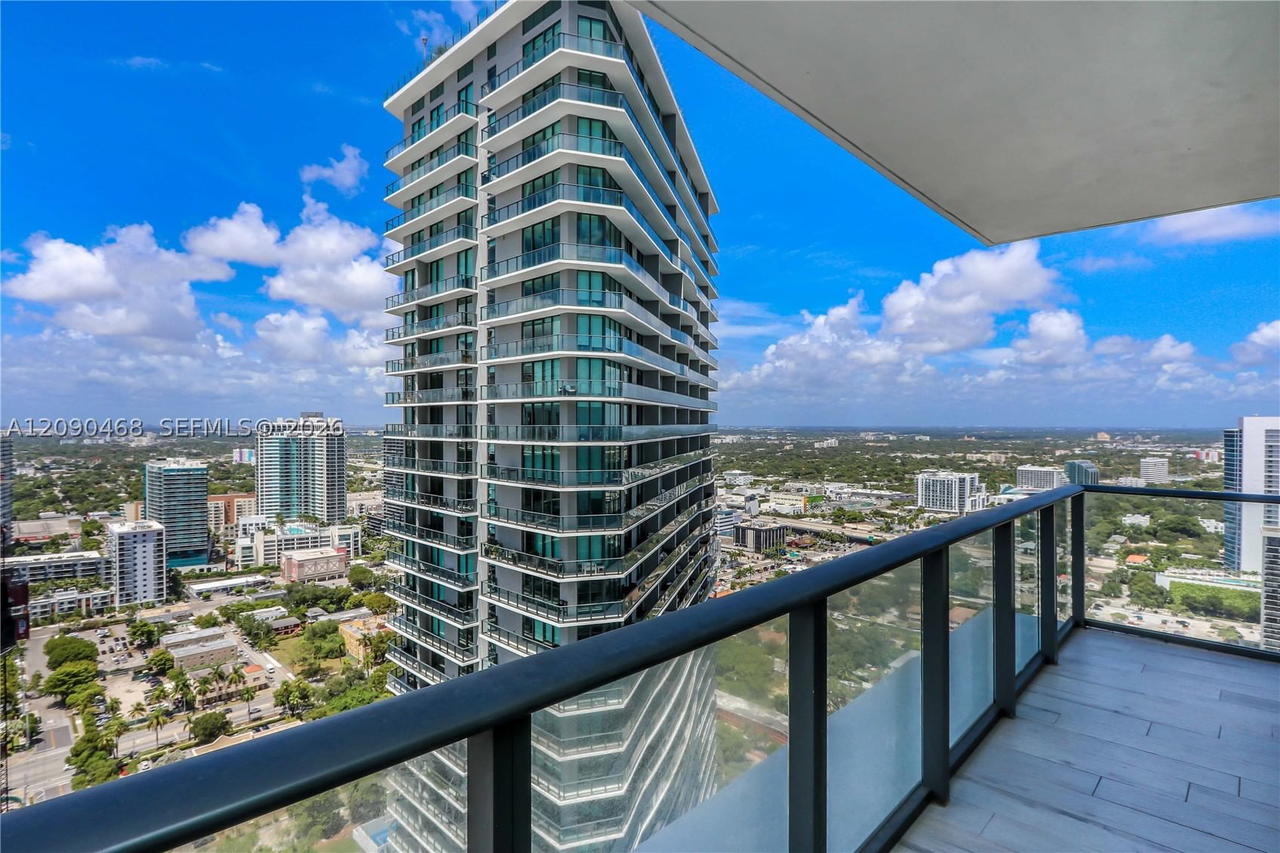 Real estate property located at 480 31st St #3507, Miami-dade, Gran Paraiso Condo, Miami, FL