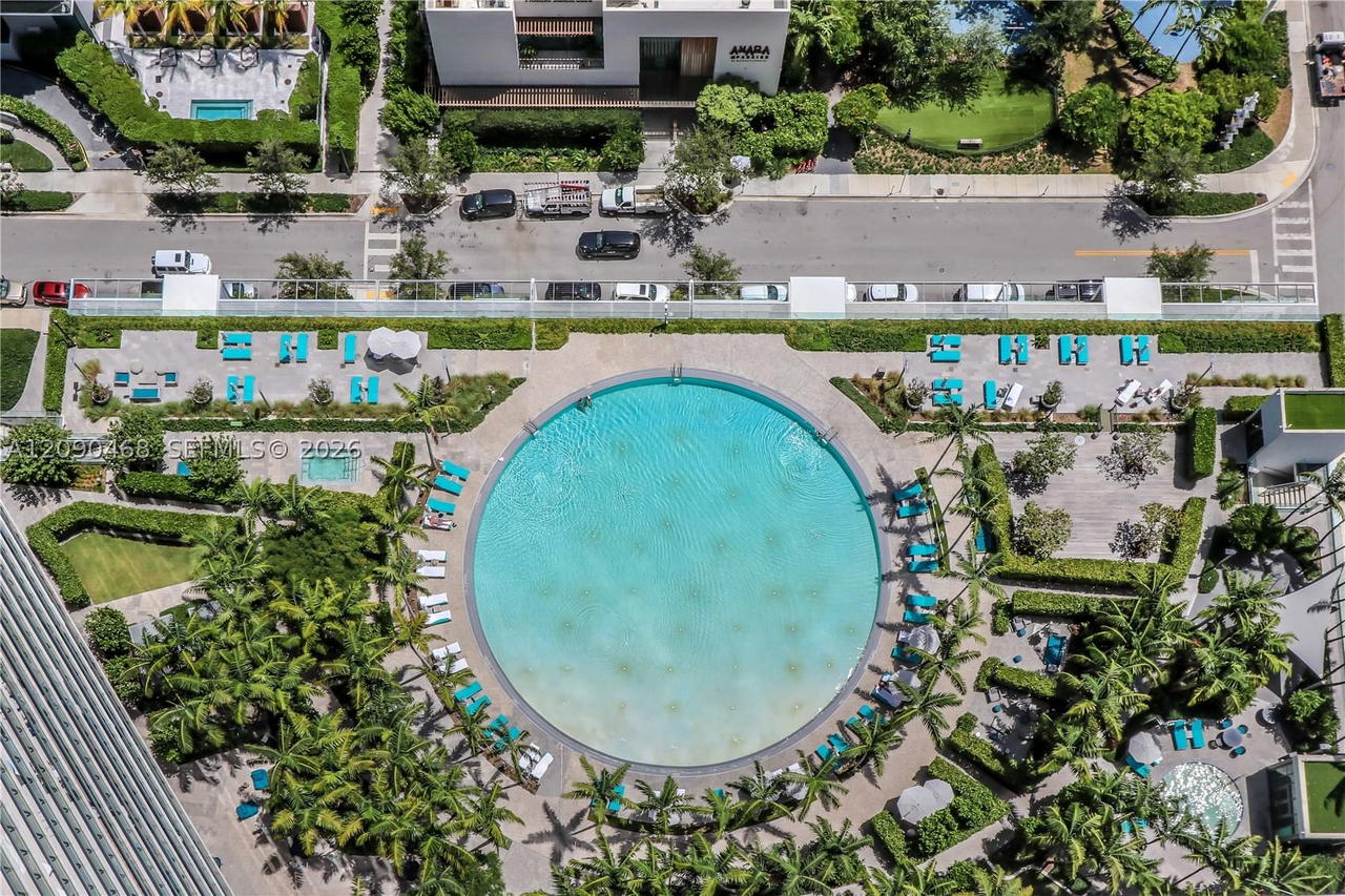 Real estate property located at 480 31st St #3507, Miami-dade, Gran Paraiso Condo, Miami, FL