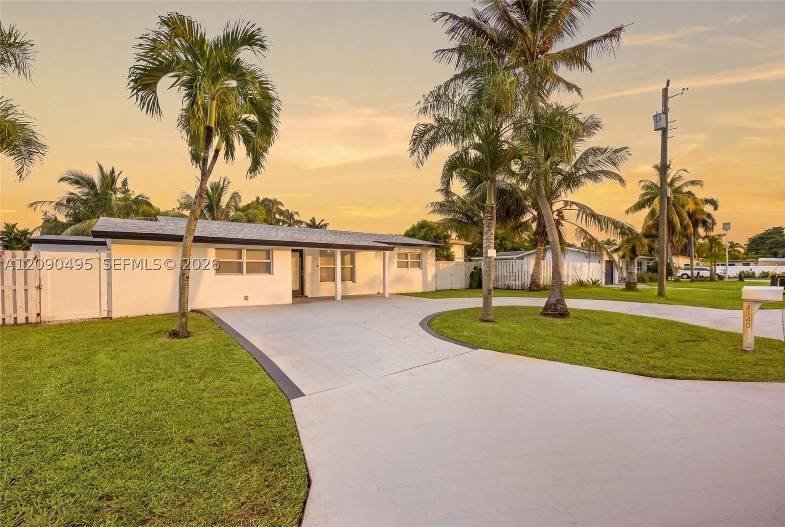 Real estate property located at 4540 28th Ter, Broward, Avon Heights, Dania Beach, FL