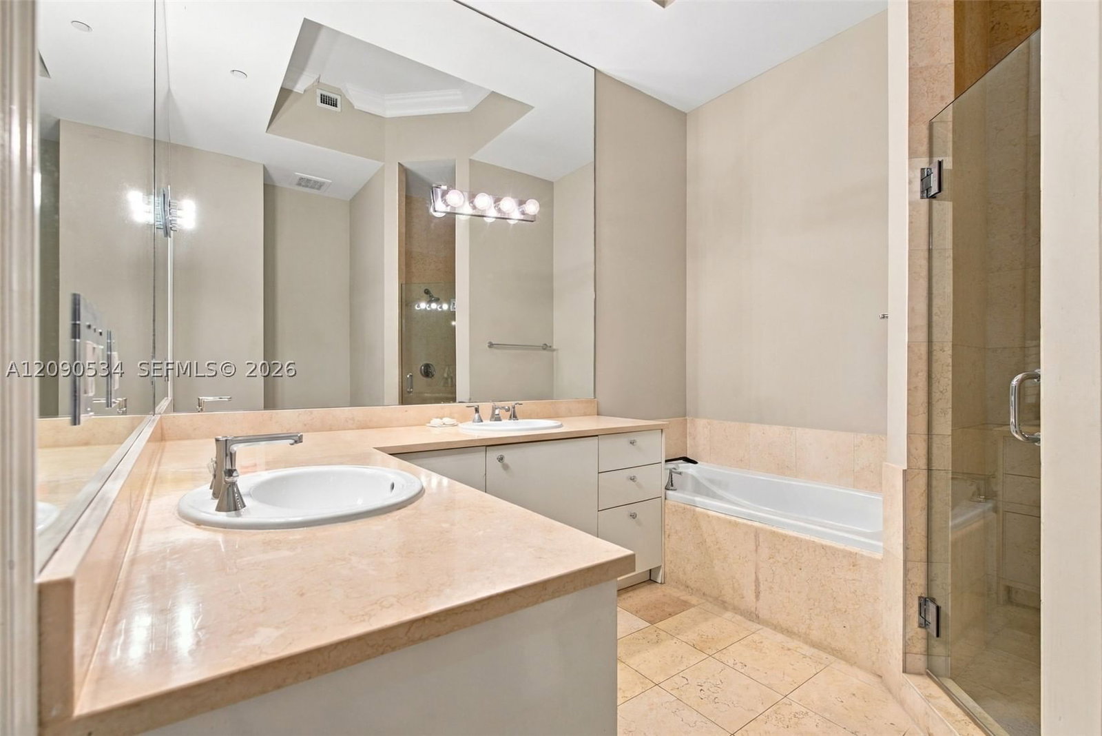 Real estate property located at 19900 Country Club Dr #116, Miami-dade, Turnberry Village So Towe, Aventura, FL
