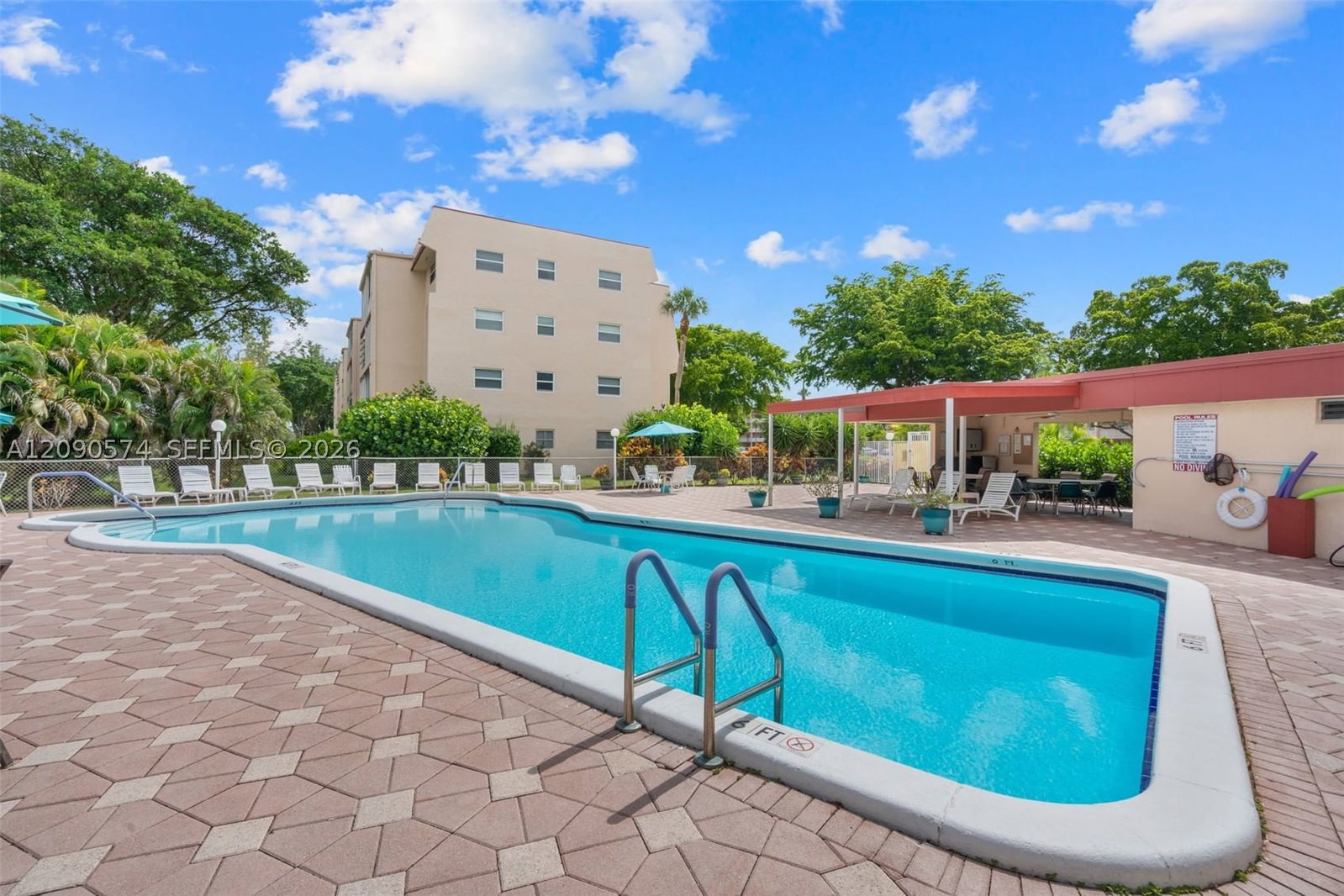 Real estate property located at 1040 Country Club Dr #208, Broward, Oriole Golf & Tennis Club, Margate, FL