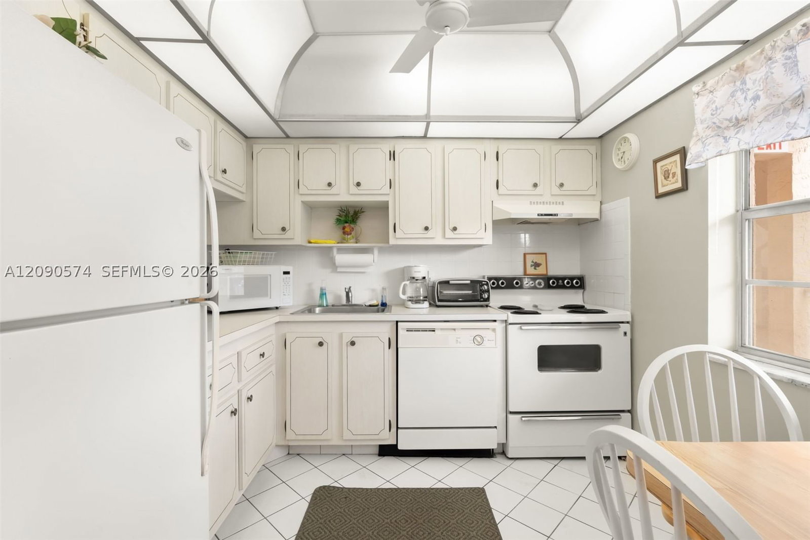 Real estate property located at 1040 Country Club Dr #208, Broward, Oriole Golf & Tennis Club, Margate, FL