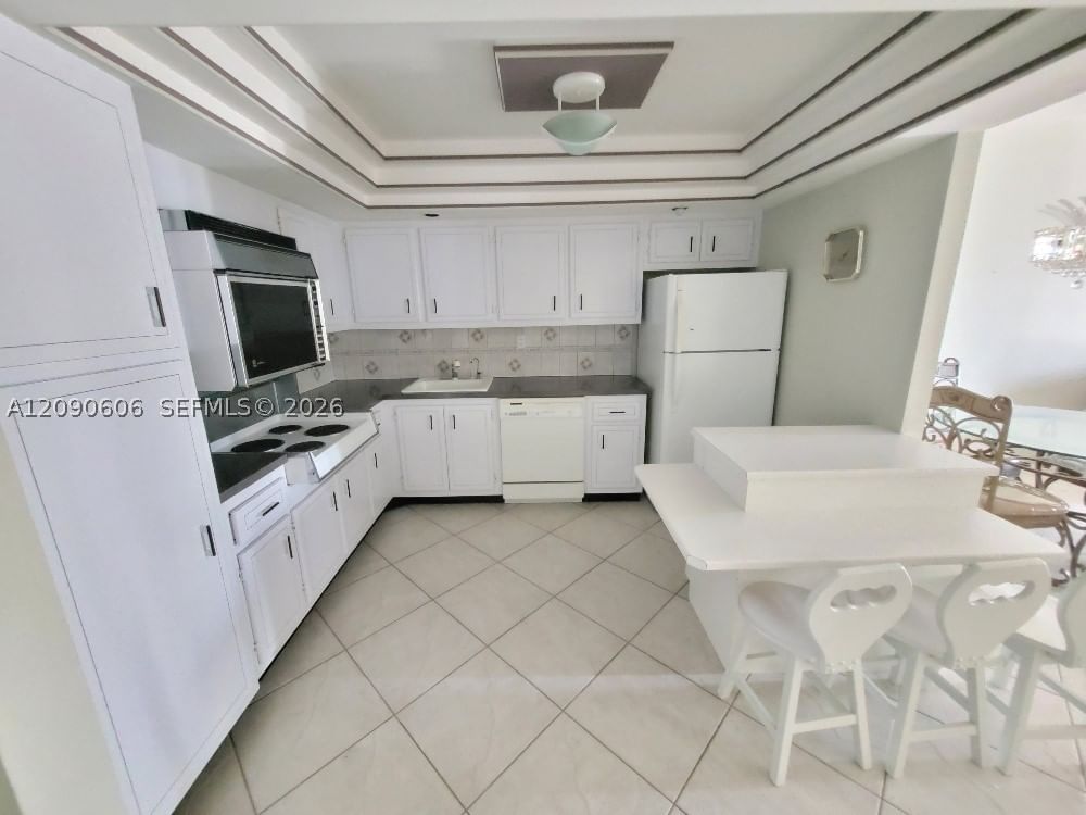 Real estate property located at 18041 Biscayne Blvd #203, Miami-dade, Del Prado Marina, Aventura, FL