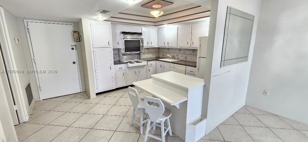 Real estate property located at 18041 Biscayne Blvd #203, Miami-dade, Del Prado Marina, Aventura, FL
