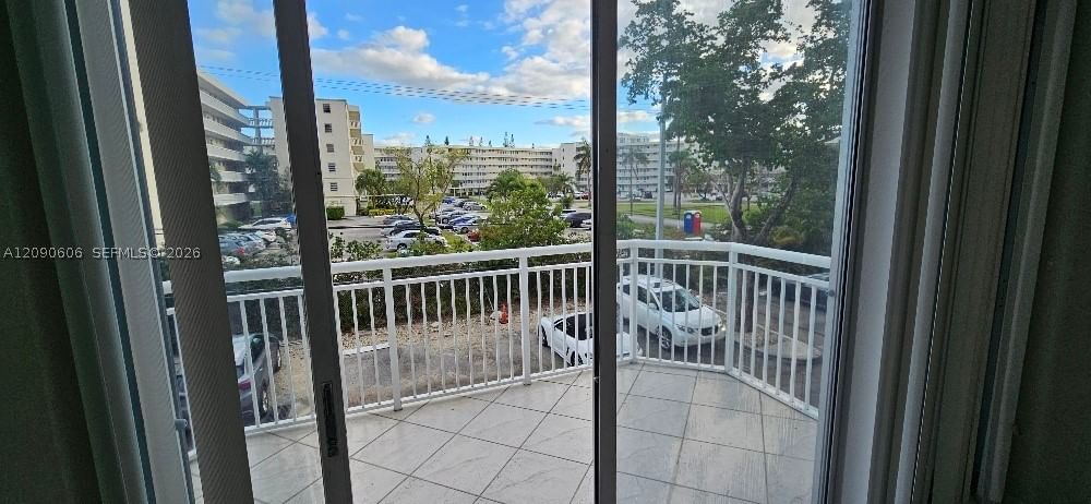 Real estate property located at 18041 Biscayne Blvd #203, Miami-dade, Del Prado Marina, Aventura, FL