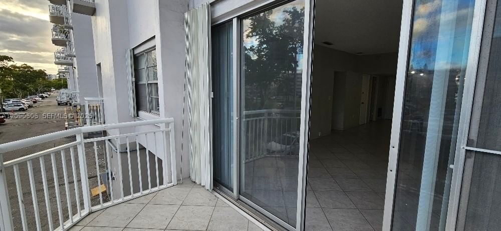 Real estate property located at 18041 Biscayne Blvd #203, Miami-dade, Del Prado Marina, Aventura, FL