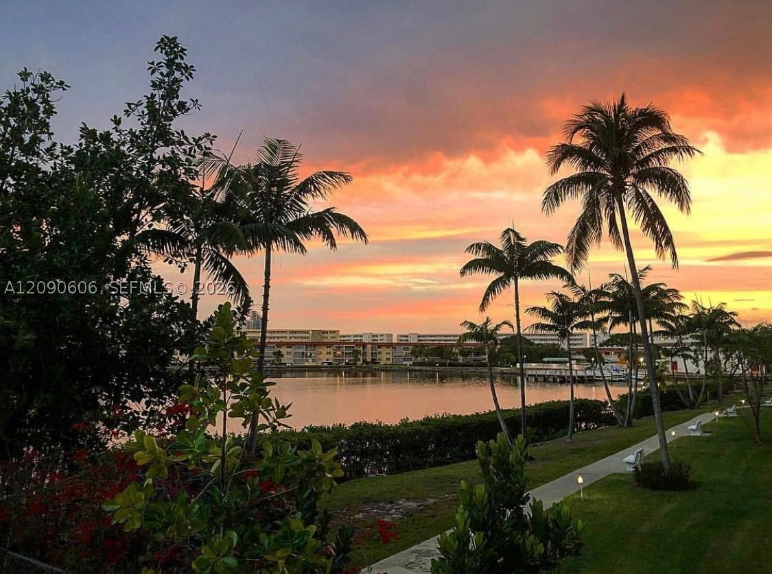 Real estate property located at 18041 Biscayne Blvd #203, Miami-dade, Del Prado Marina, Aventura, FL