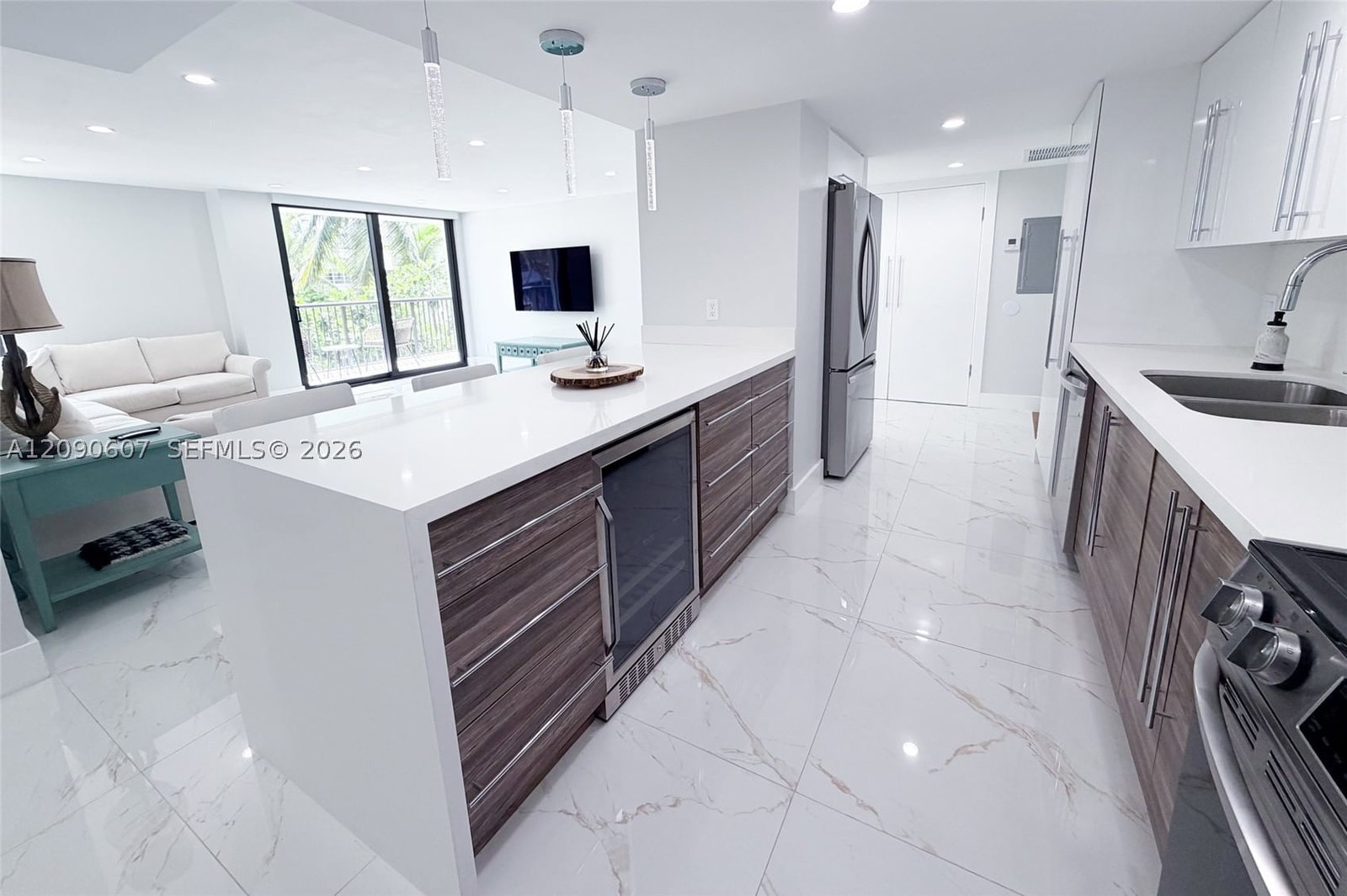 Real estate property located at 1800 Collins Ave #3B, Miami-dade, Tower 1800 Condo, Miami Beach, FL