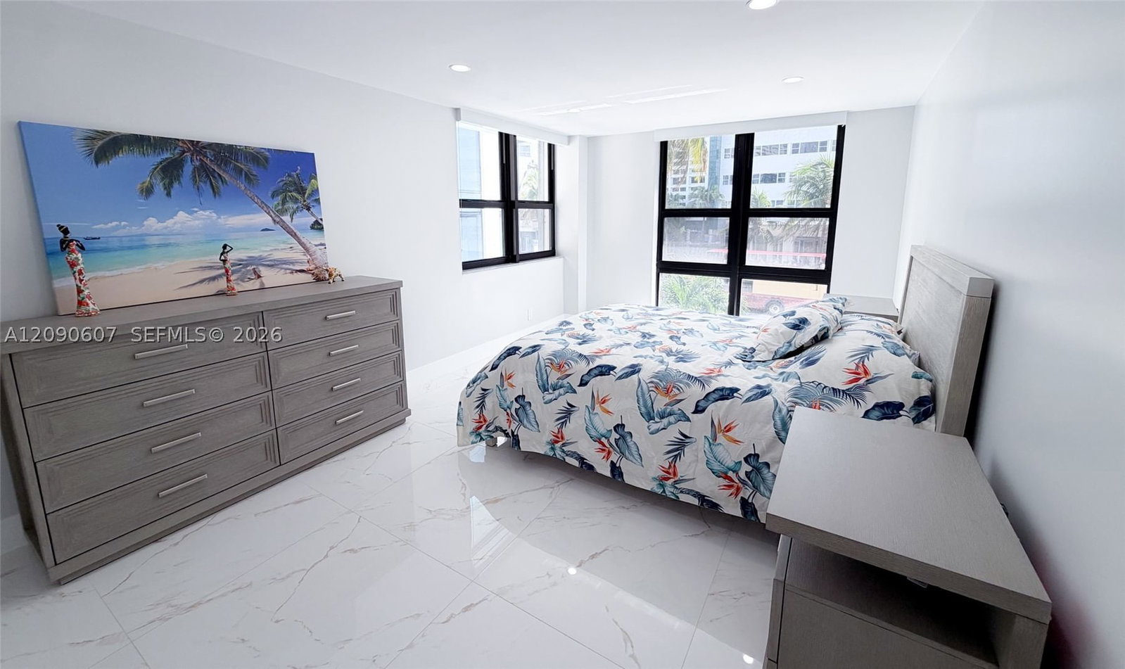 Real estate property located at 1800 Collins Ave #3B, Miami-dade, Tower 1800 Condo, Miami Beach, FL