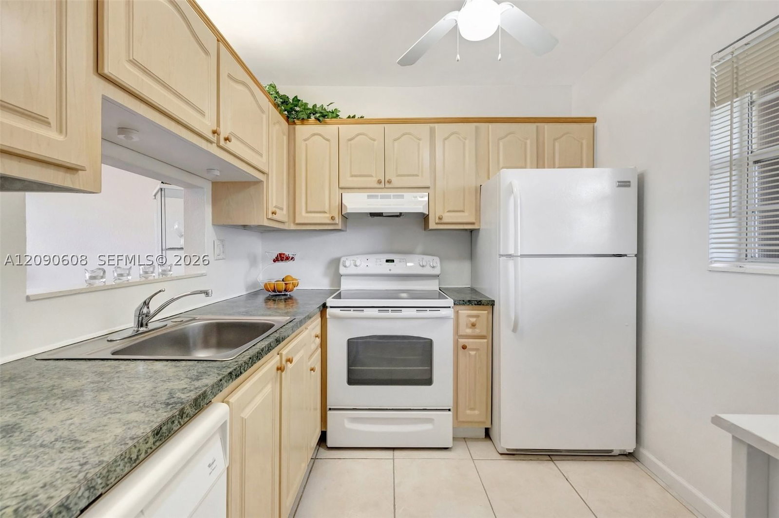 Real estate property located at 5002 35th St #306, Broward, Usnee Gardens Condo, Lauderdale Lakes, FL