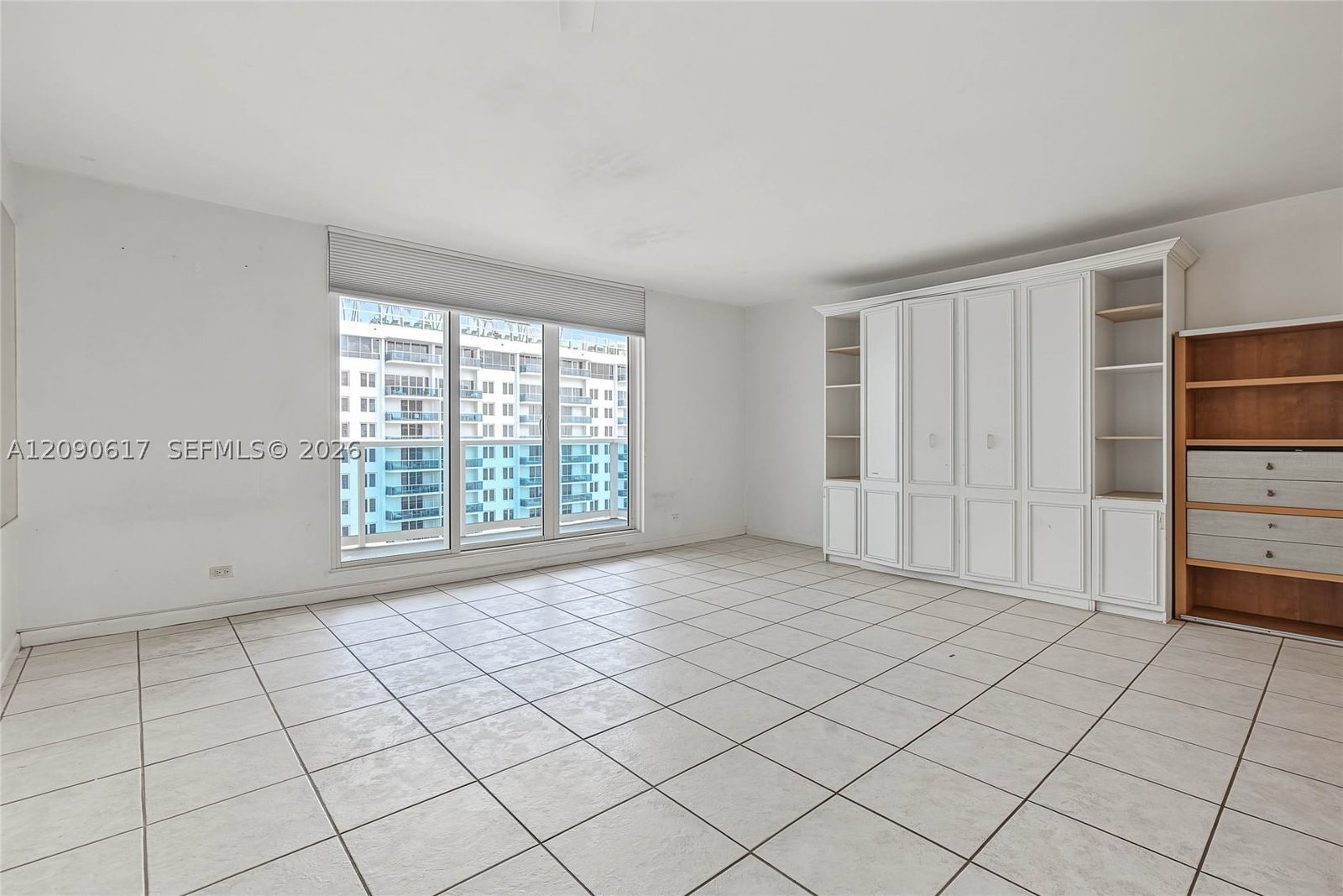 Real estate property located at 2301 Collins Ave #1420, Miami-dade, Roney Palace, Miami Beach, FL