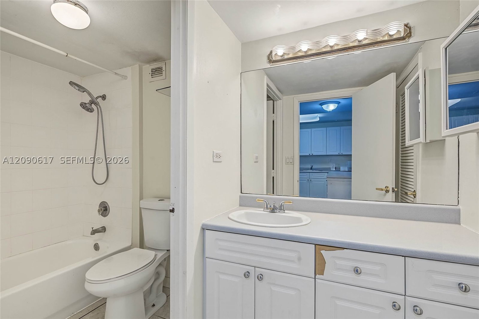 Real estate property located at 2301 Collins Ave #1420, Miami-dade, Roney Palace, Miami Beach, FL