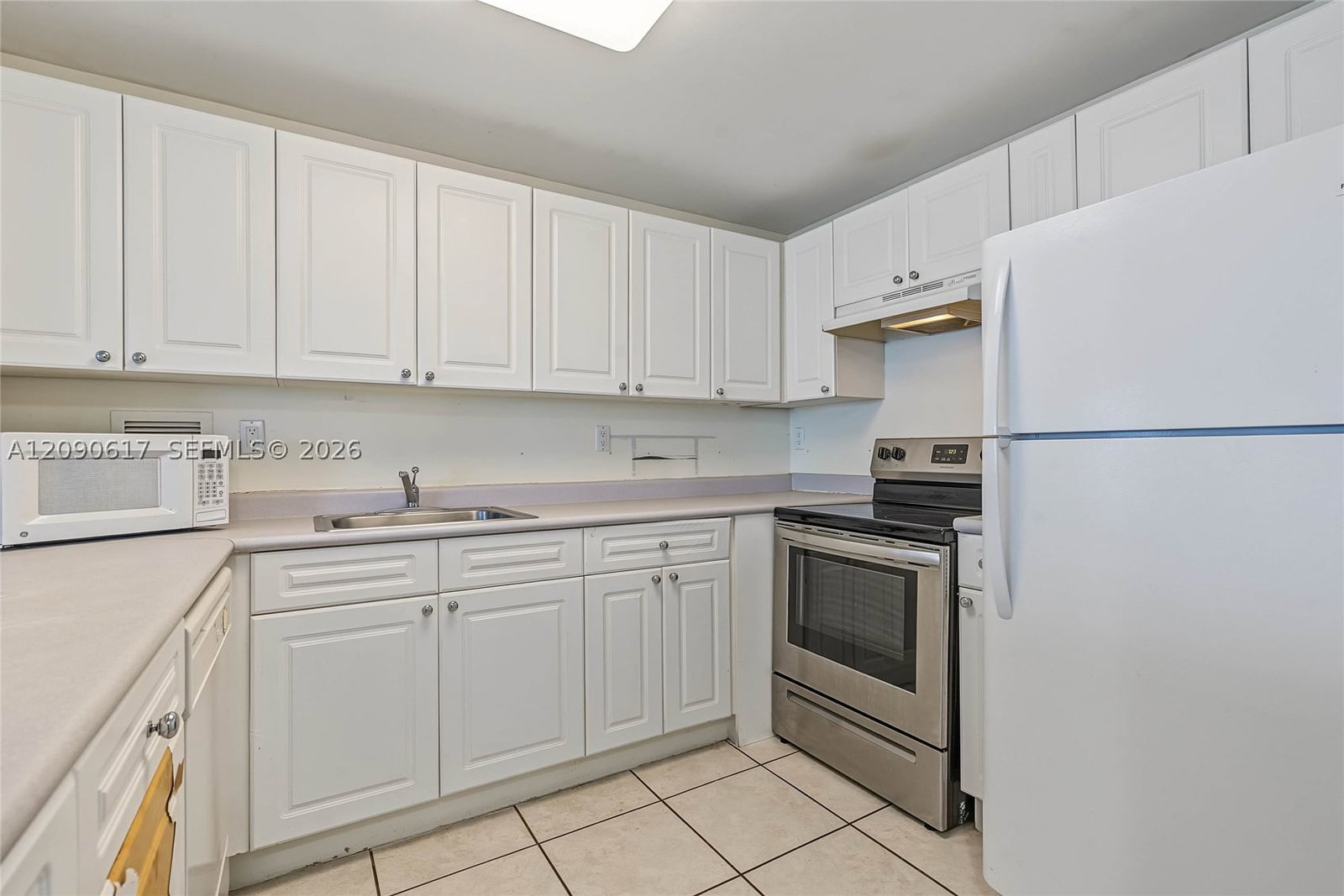 Real estate property located at 2301 Collins Ave #1420, Miami-dade, Roney Palace, Miami Beach, FL