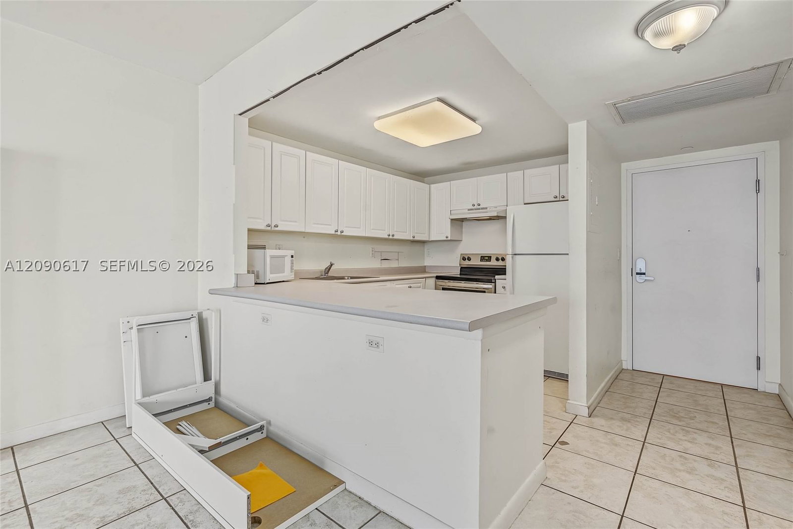 Real estate property located at 2301 Collins Ave #1420, Miami-dade, Roney Palace, Miami Beach, FL