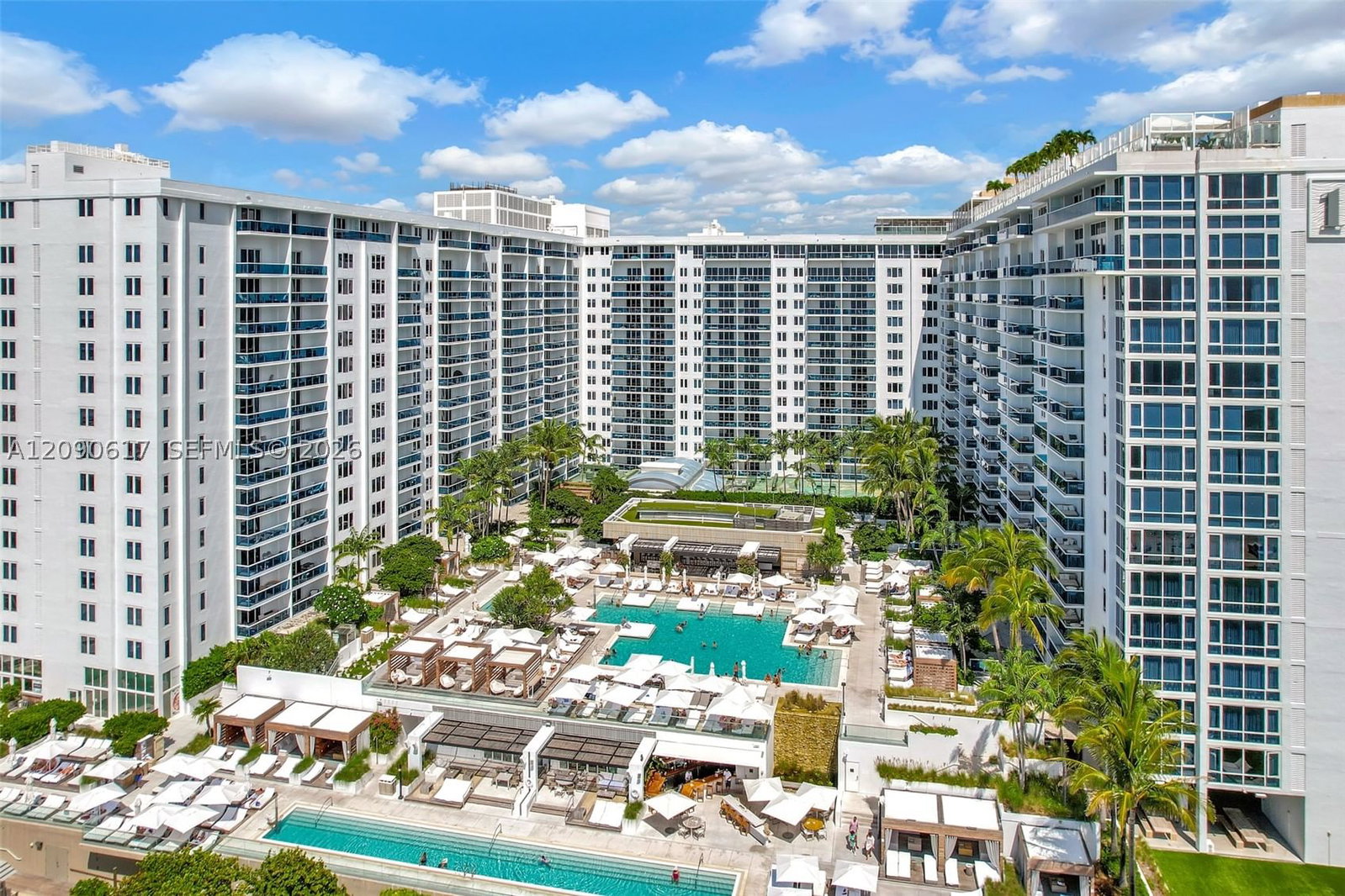 Real estate property located at 2301 Collins Ave #1420, Miami-dade, Roney Palace, Miami Beach, FL