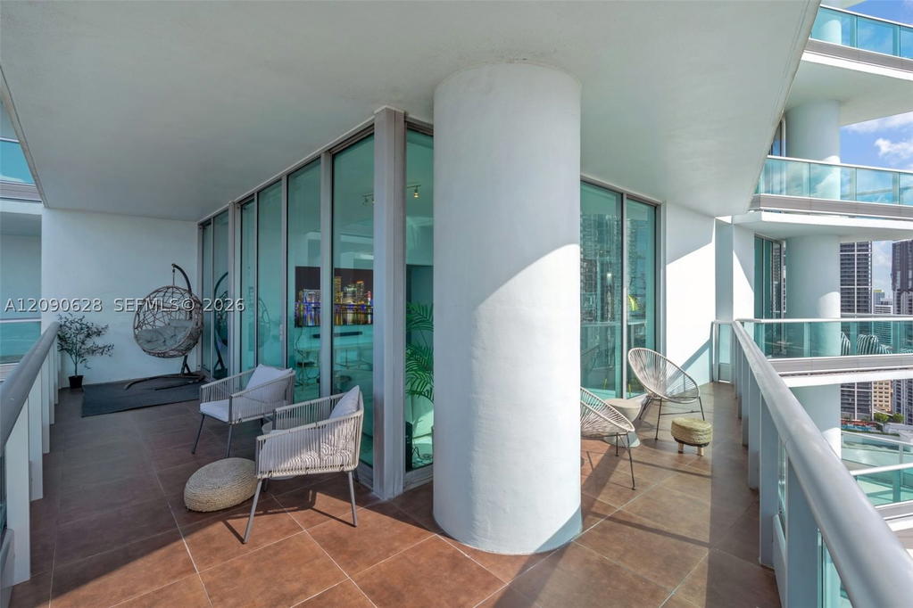 Real estate property located at 900 Biscayne Blvd #4412, Miami-dade, 900 Biscayne Bay Condo, Miami, FL