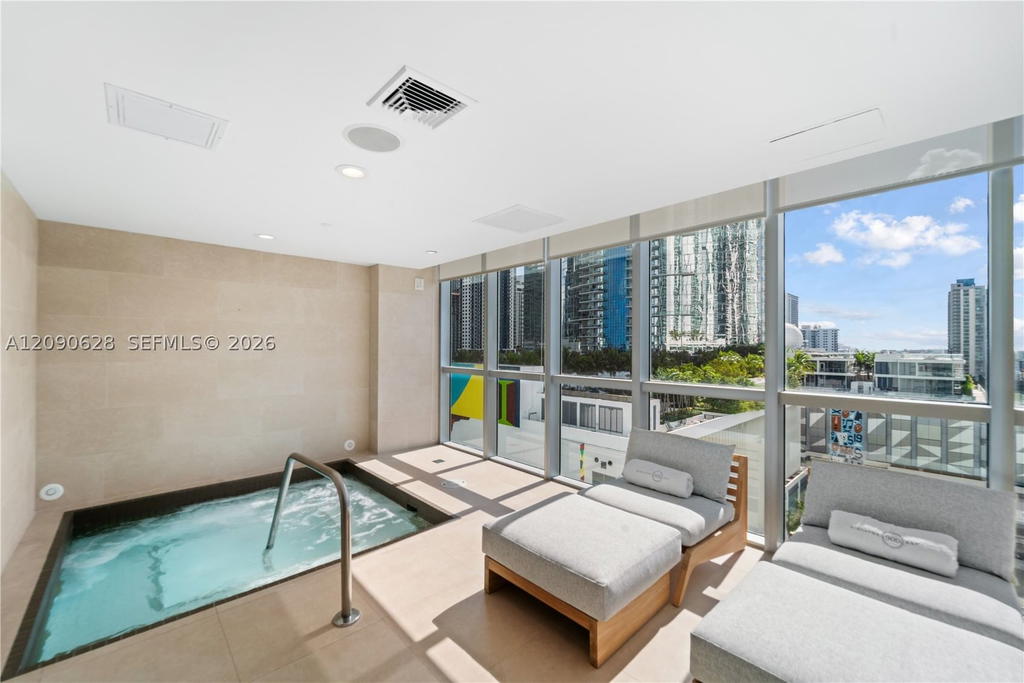 Real estate property located at 900 Biscayne Blvd #4412, Miami-dade, 900 Biscayne Bay Condo, Miami, FL