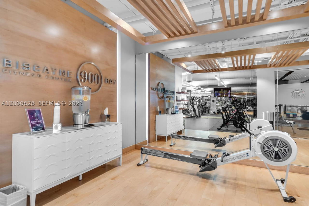 Real estate property located at 900 Biscayne Blvd #4412, Miami-dade, 900 Biscayne Bay Condo, Miami, FL