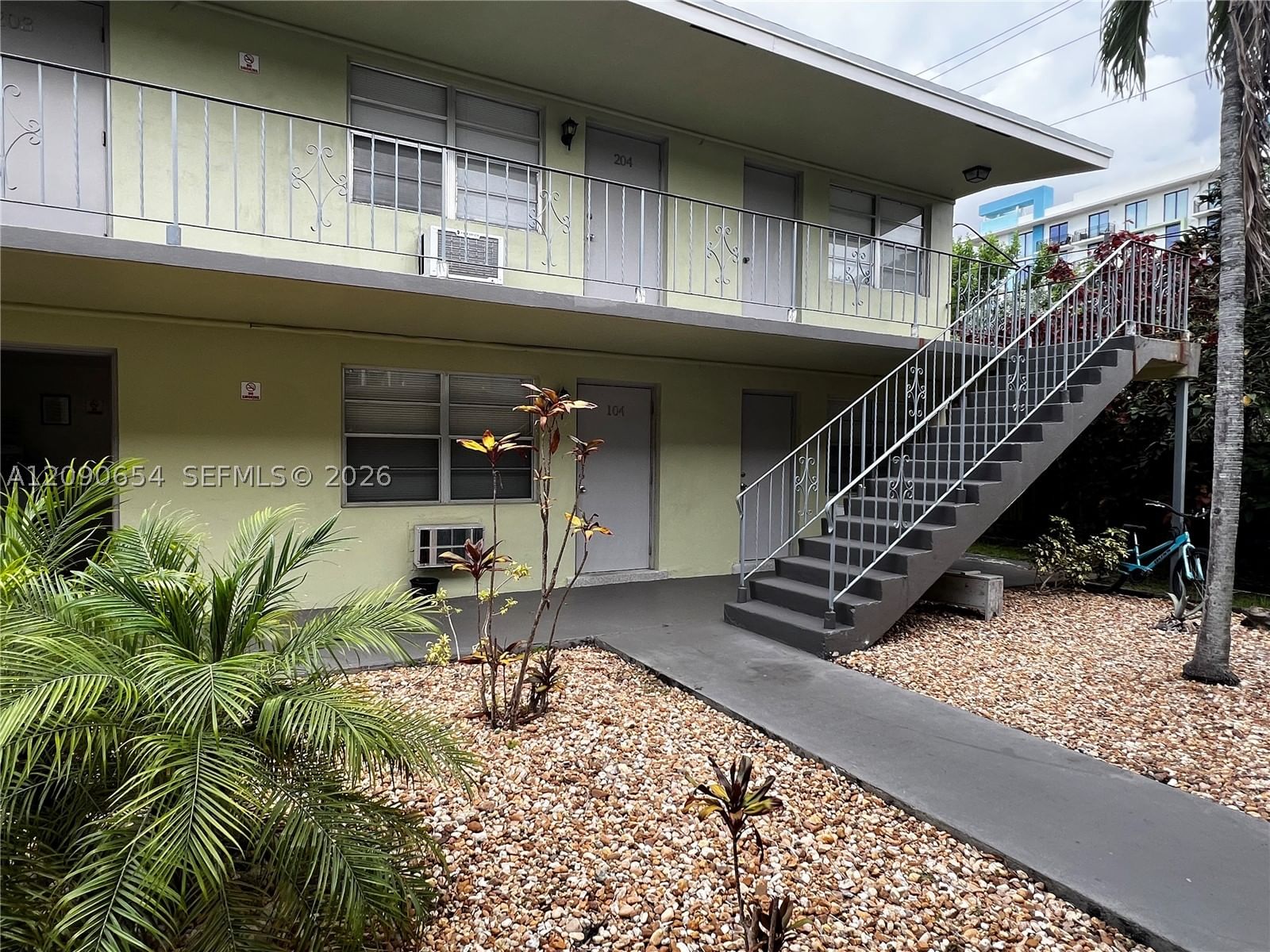 Real estate property located at 13 2nd Ave #104, Broward, Edgewater Beach Condo, Dania Beach, FL